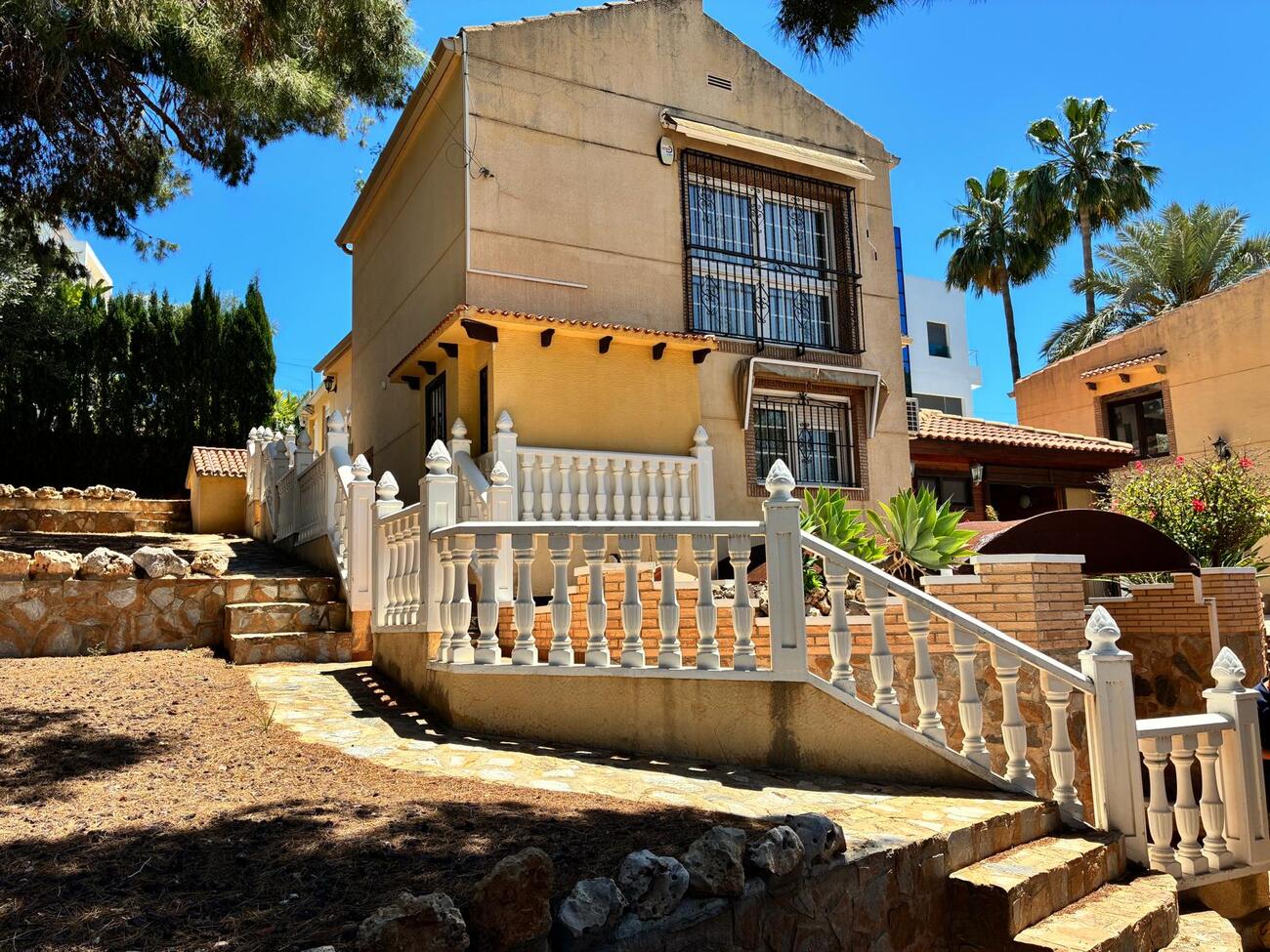 Pool area in villa for sale in Los Balcones