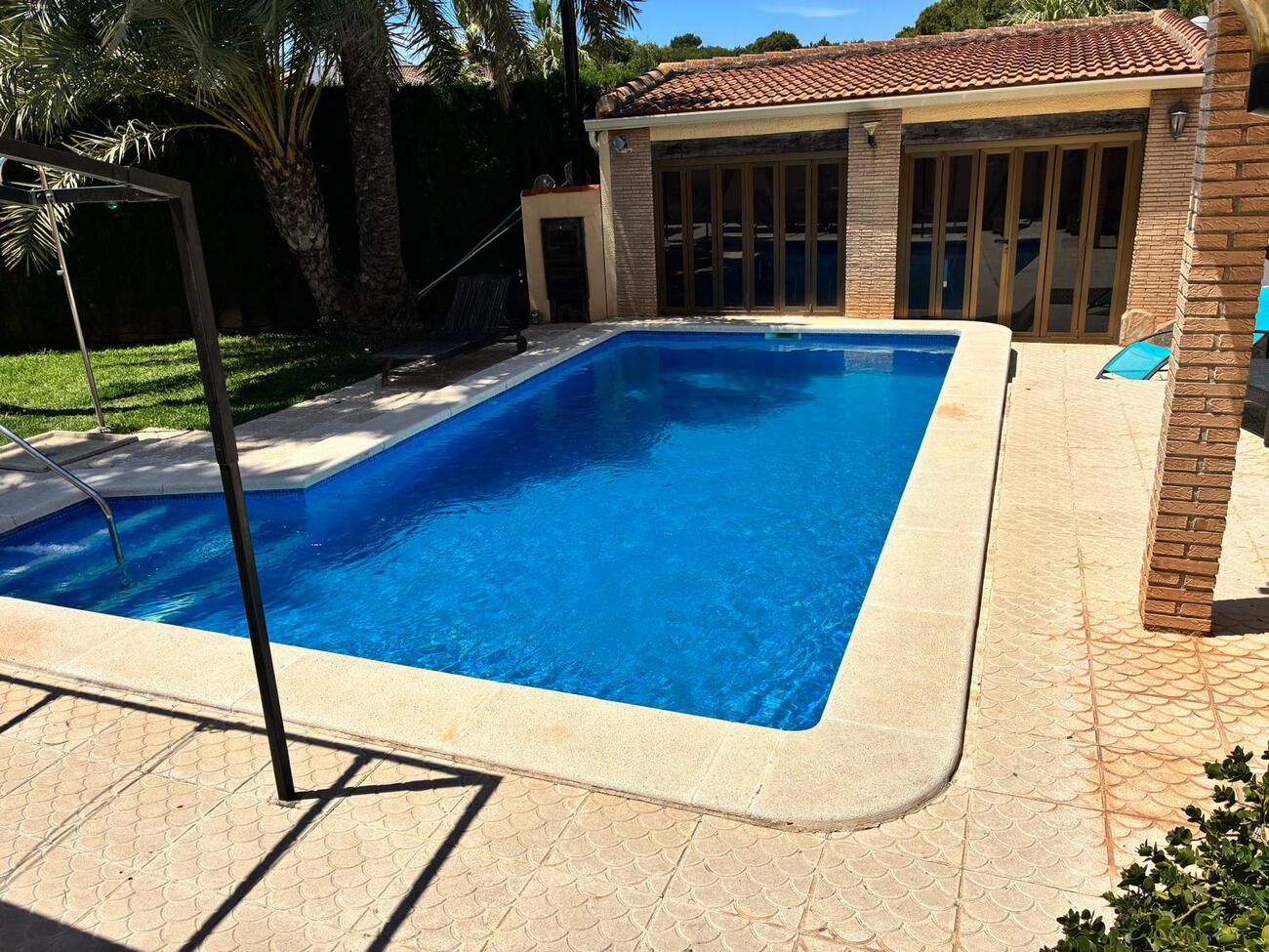 Terrace in villa for sale in Los Balcones