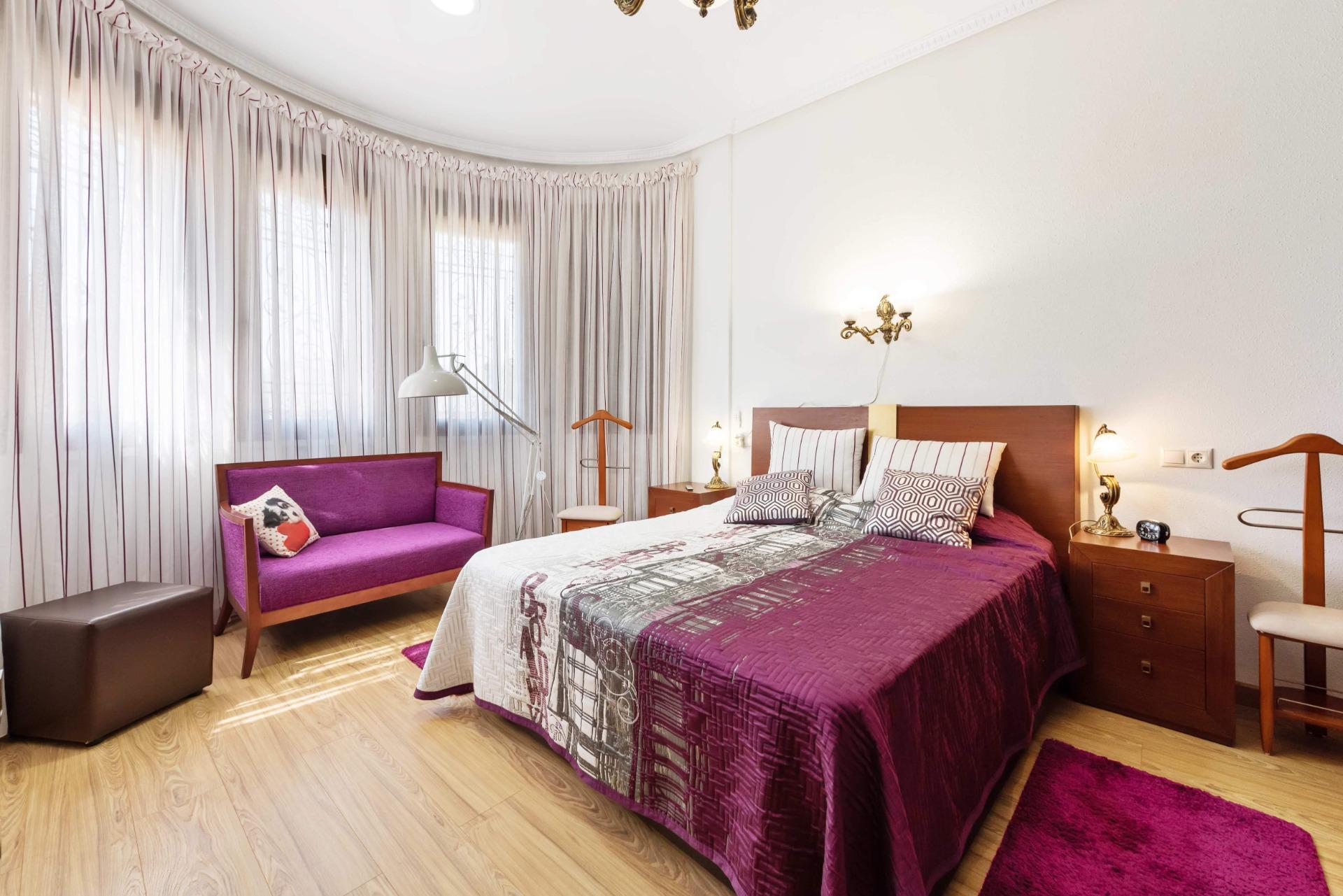 Master bedroom in villa for sale in Orihuela Costa