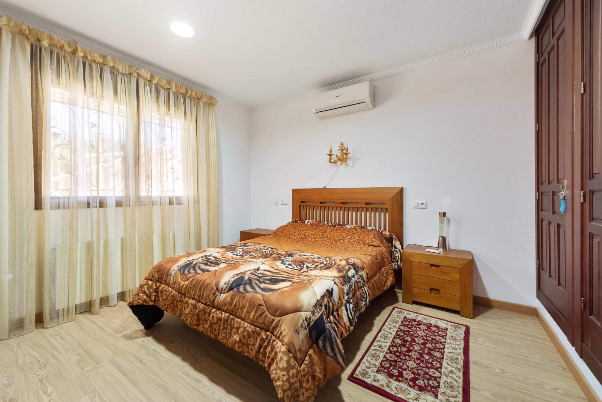 Dining area in villa for sale in Orihuela Costa