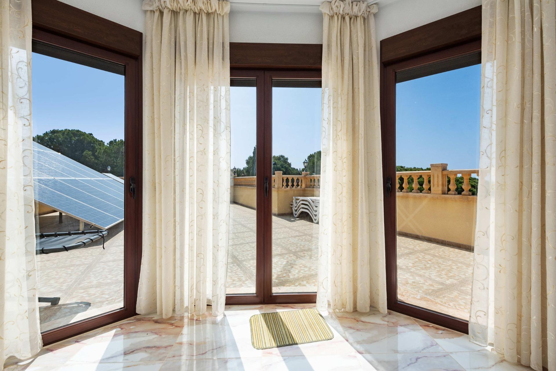 Bedroom in villa for sale in Orihuela Costa