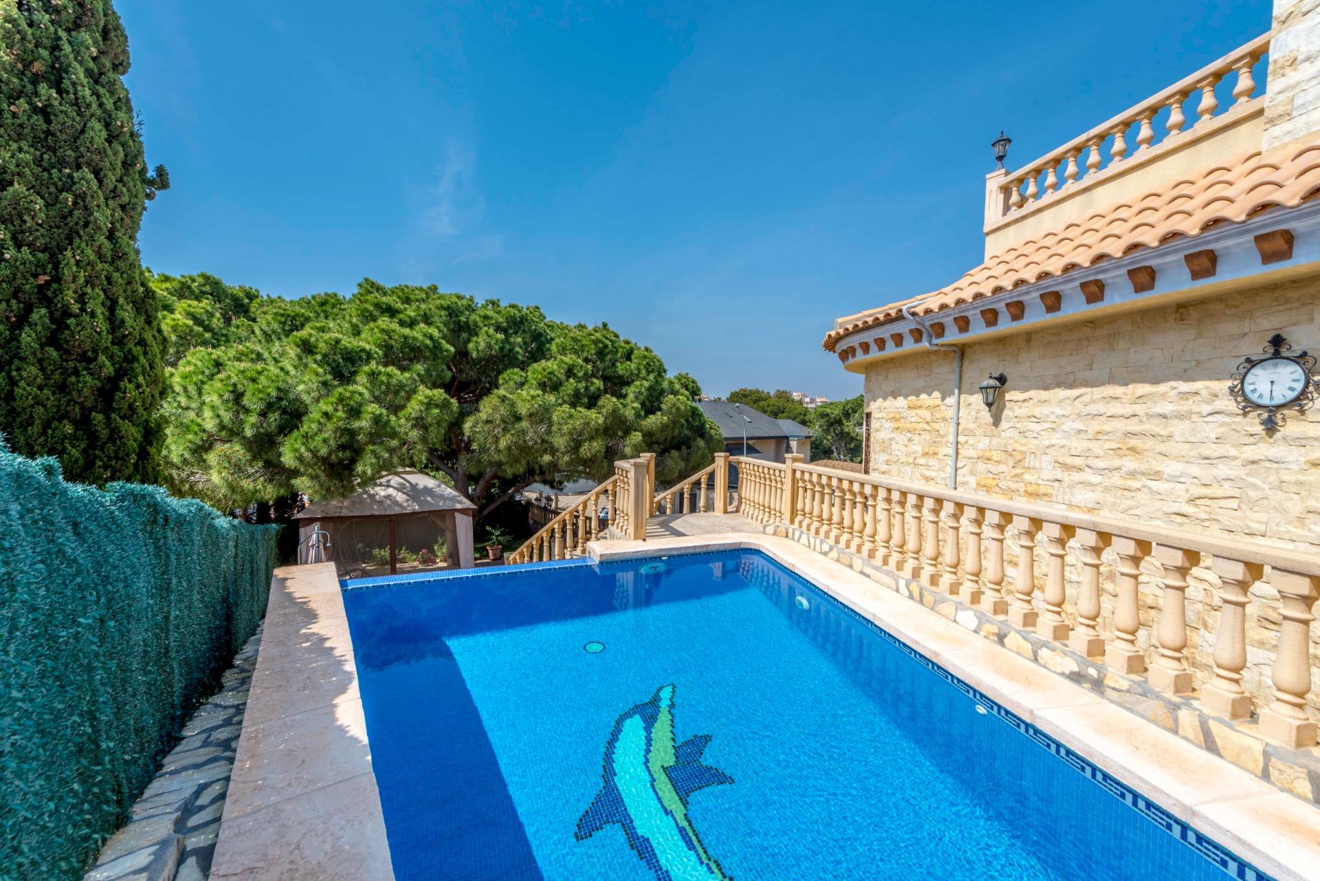 Dining area in villa for sale in Orihuela Costa