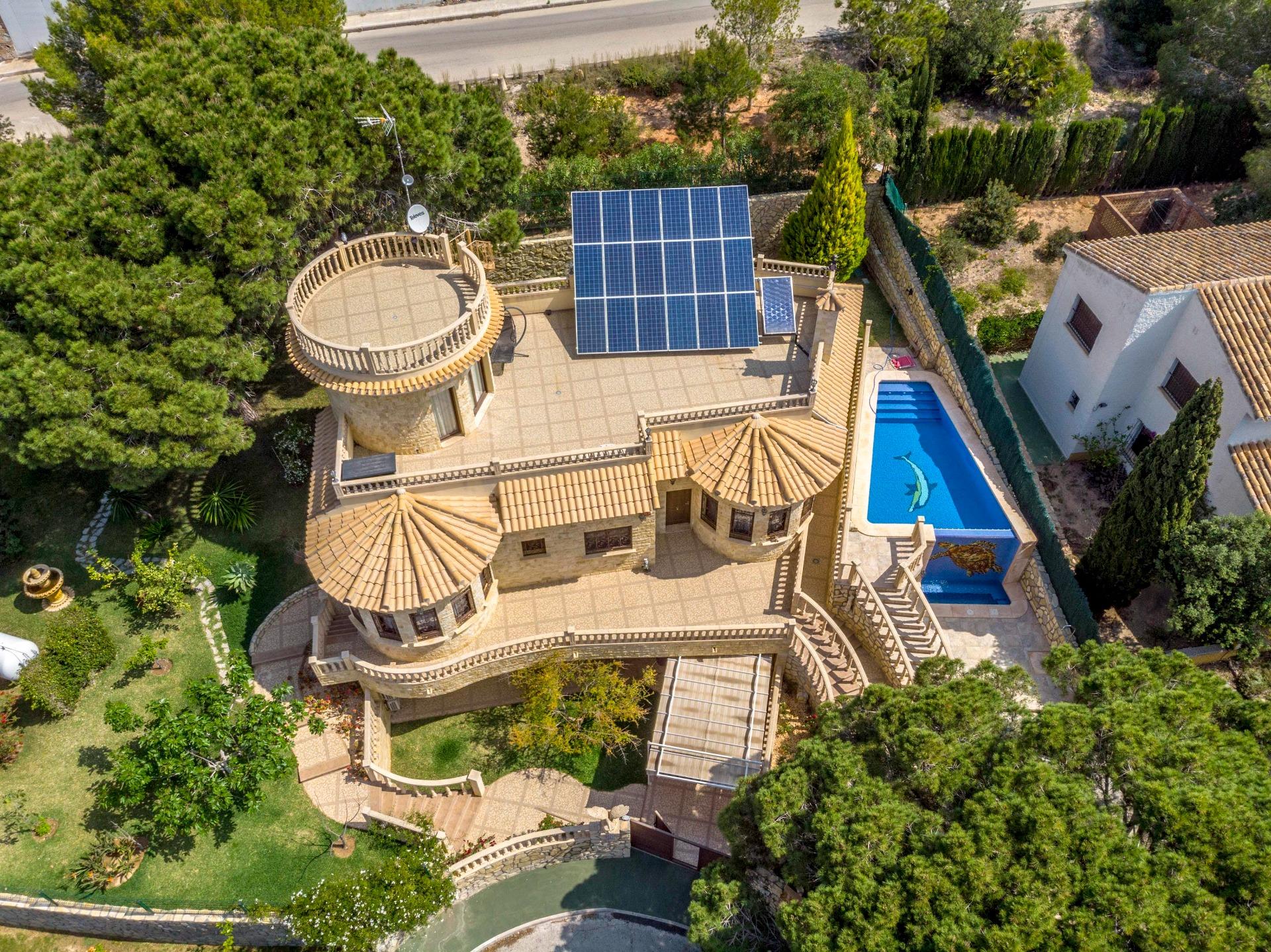Kitchen in villa for sale in Orihuela Costa