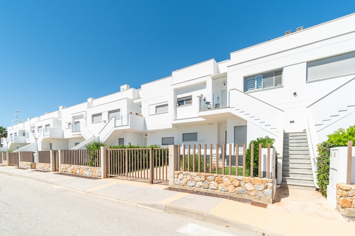 Master bedroom in apartment for sale in Orihuela Costa