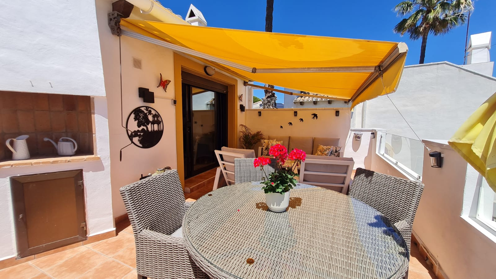 Master bedroom in villa for sale in Villamartin