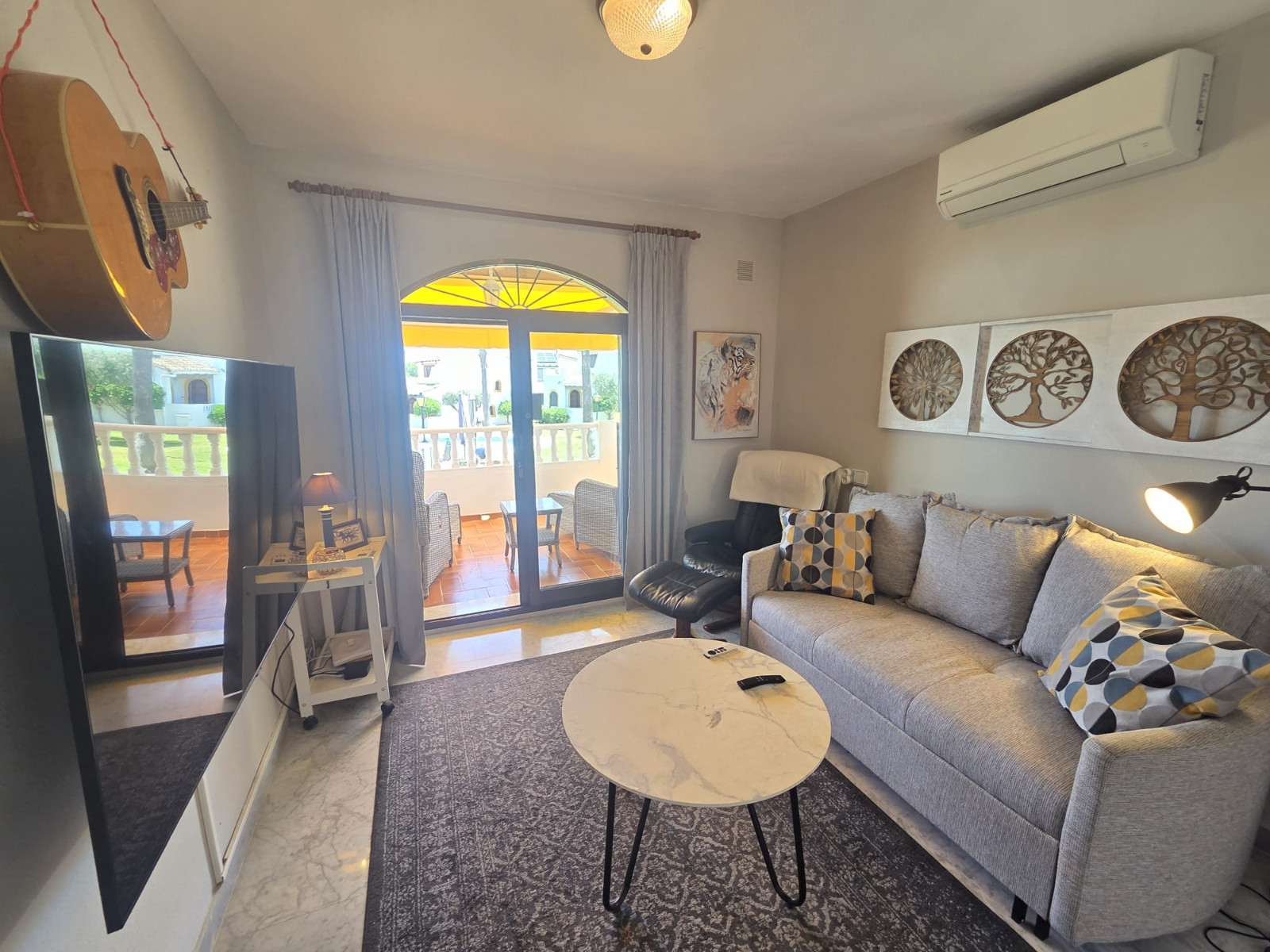 Dining area in villa for sale in Villamartin