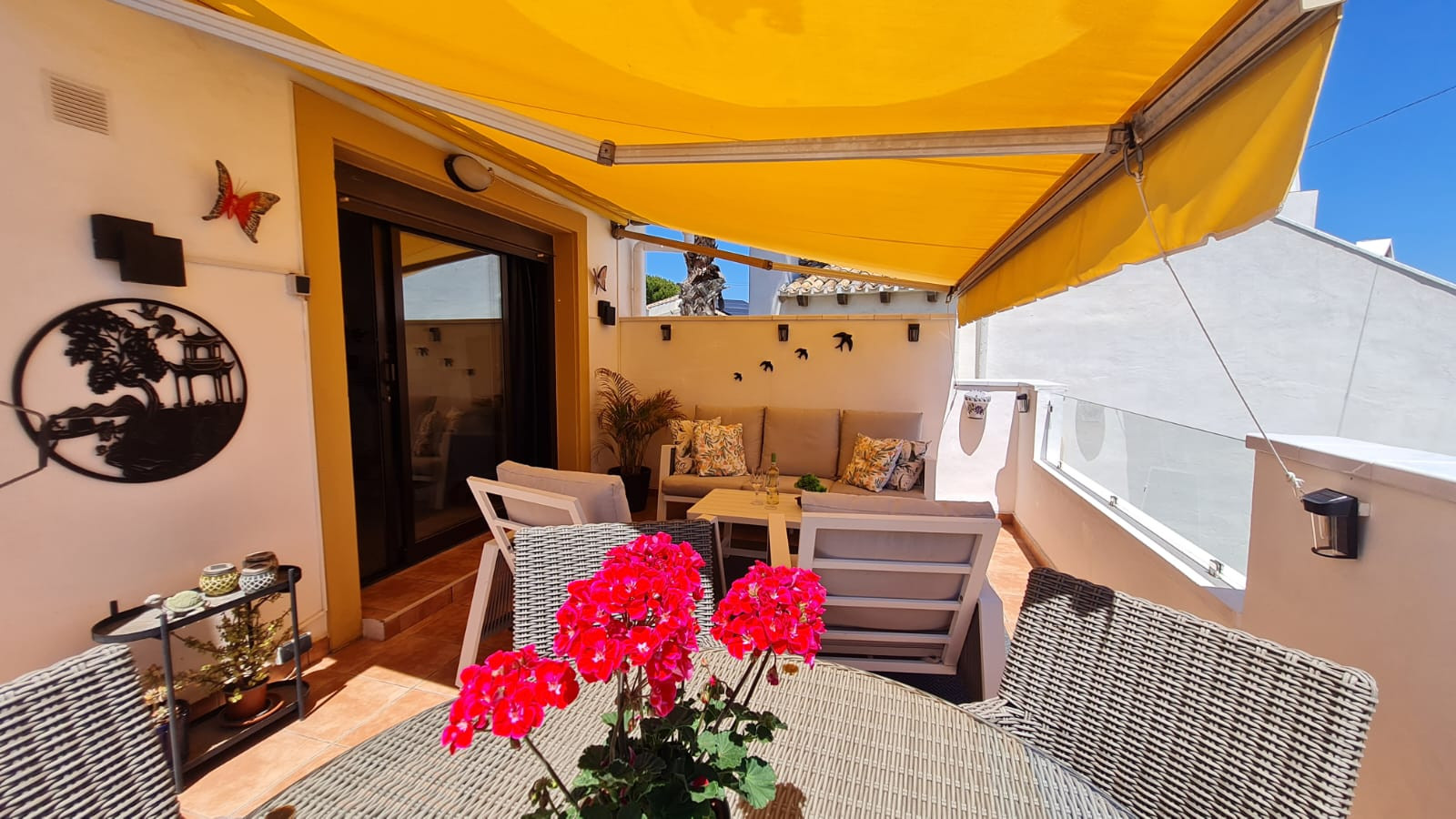 Master bedroom in villa for sale in Villamartin
