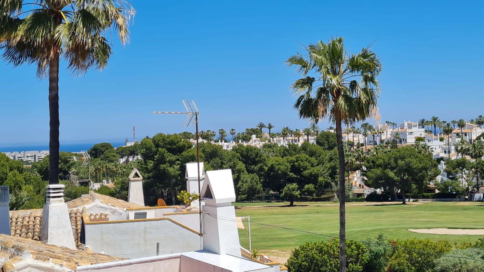 Pool area in villa for sale in Villamartin