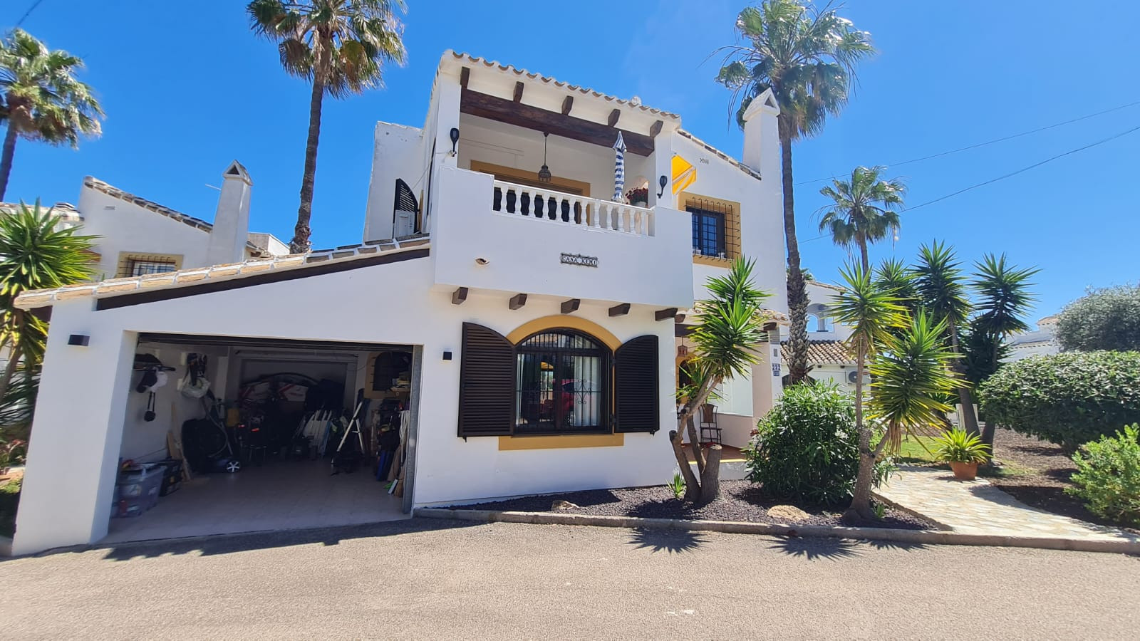 Dining area in villa for sale in Villamartin