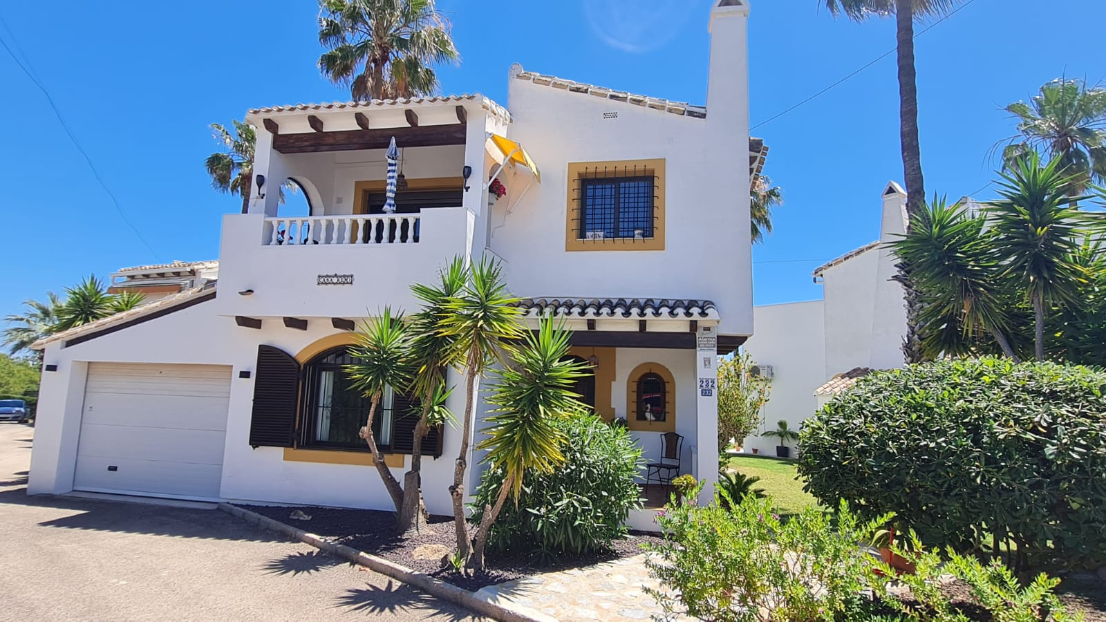 Bedroom in villa for sale in Villamartin