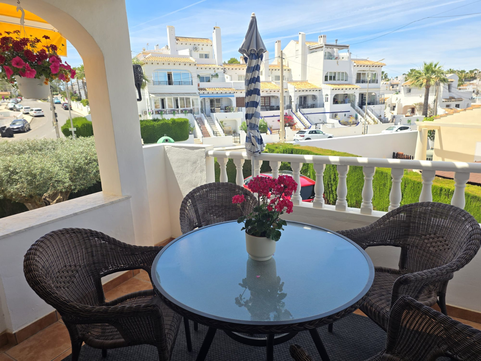 Dining area in villa for sale in Villamartin