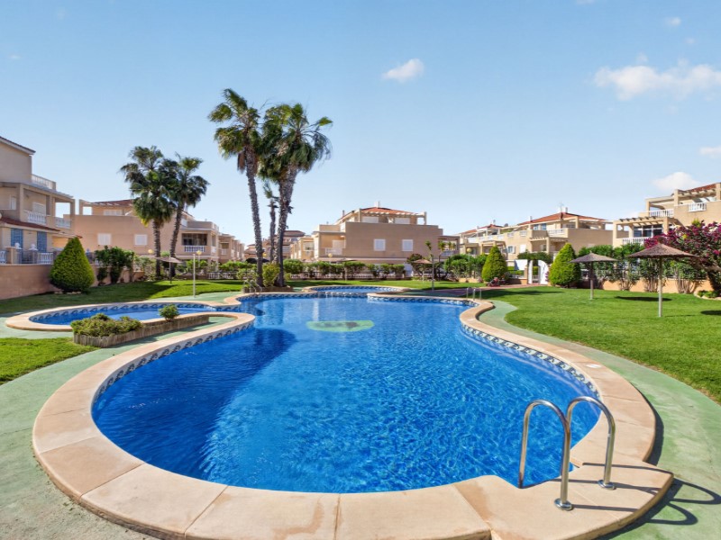 Terrace in bungalow for sale in Orihuela