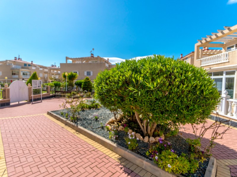 Bedroom in bungalow for sale in Orihuela