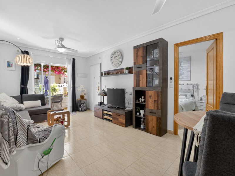 Dining area in bungalow for sale in Orihuela