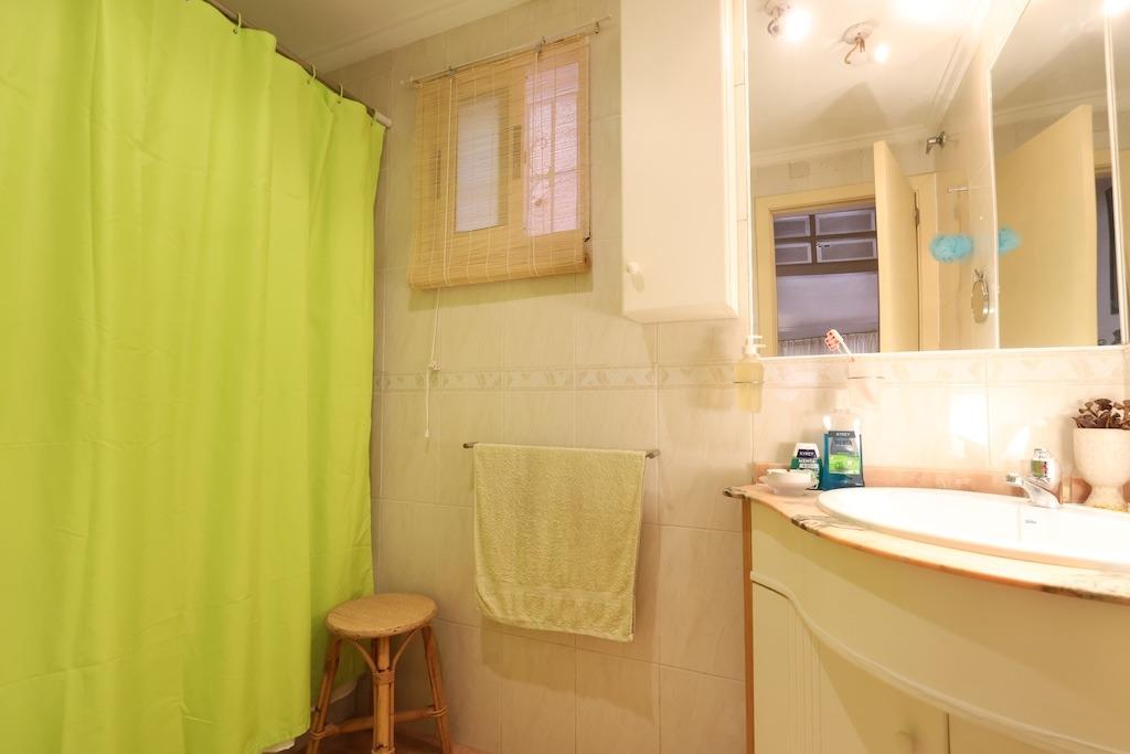 Bathroom in villa for sale in Torrevieja