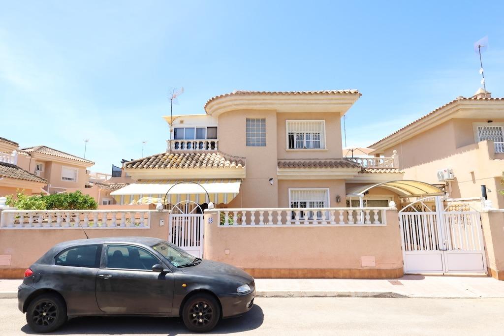 Living room in villa for sale in Torrevieja