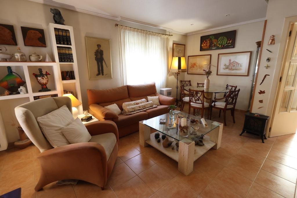 Dining area in villa for sale in Torrevieja