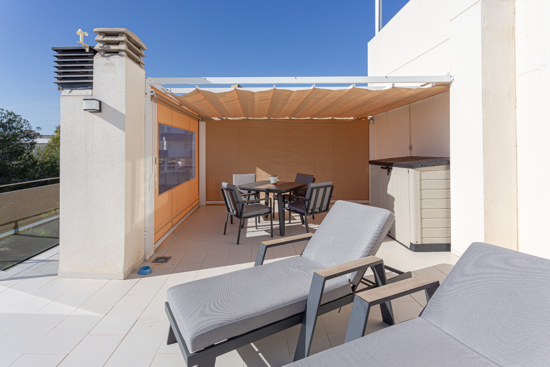 Bedroom in apartment for sale in Orihuela Costa