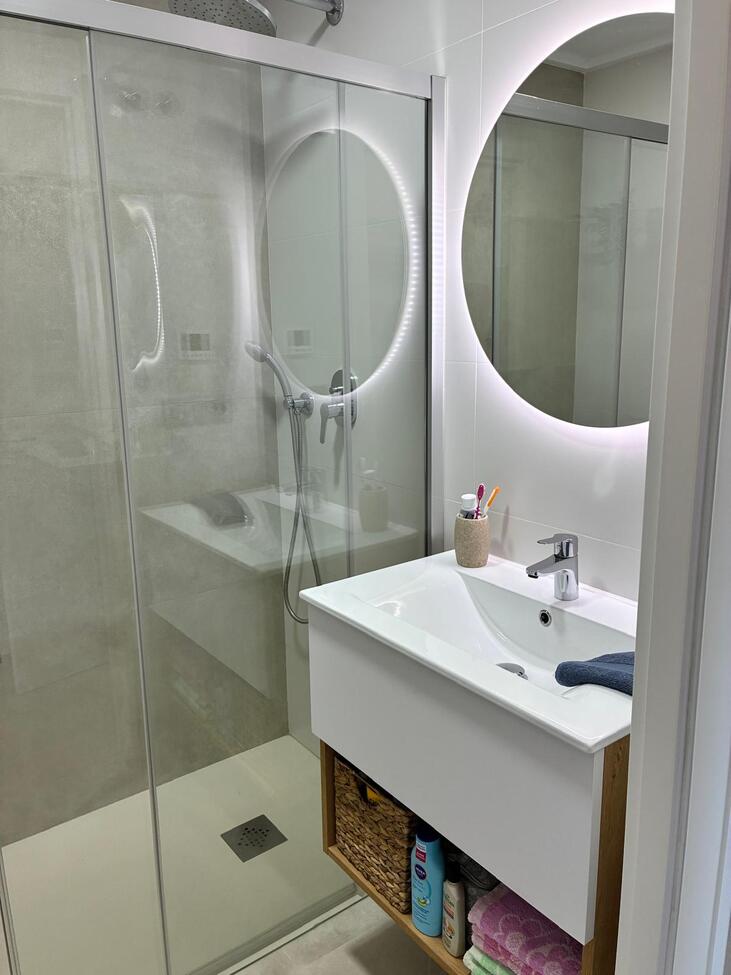 Bathroom in apartment for sale in Pilar de La Horadada