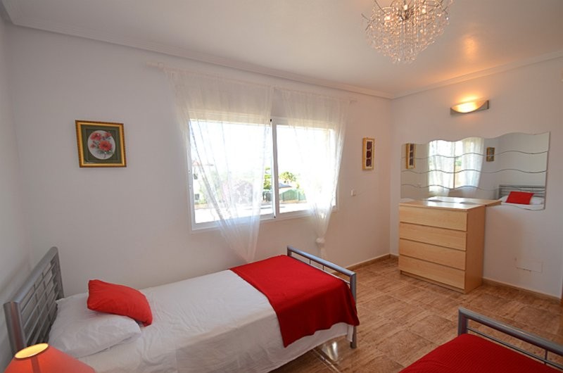 Master bedroom in villa for sale in Campos del Río