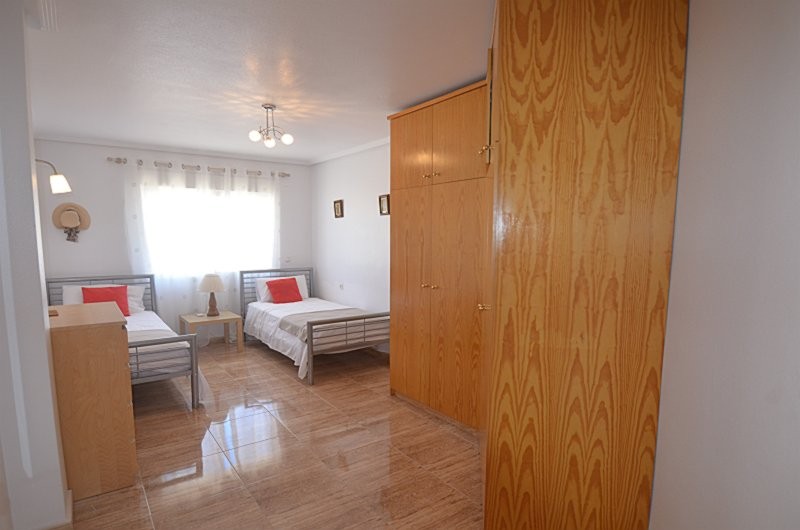 Garden in villa for sale in Campos del Río
