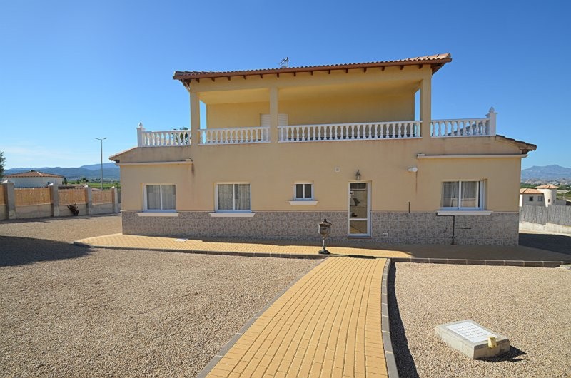 Terrace in villa for sale in Campos del Río