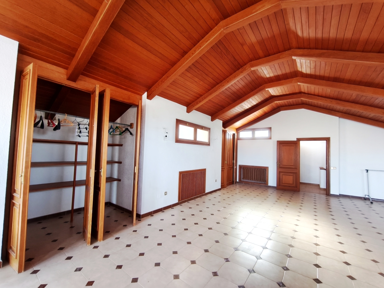 Bedroom in villa for sale in Santiago de la Ribera