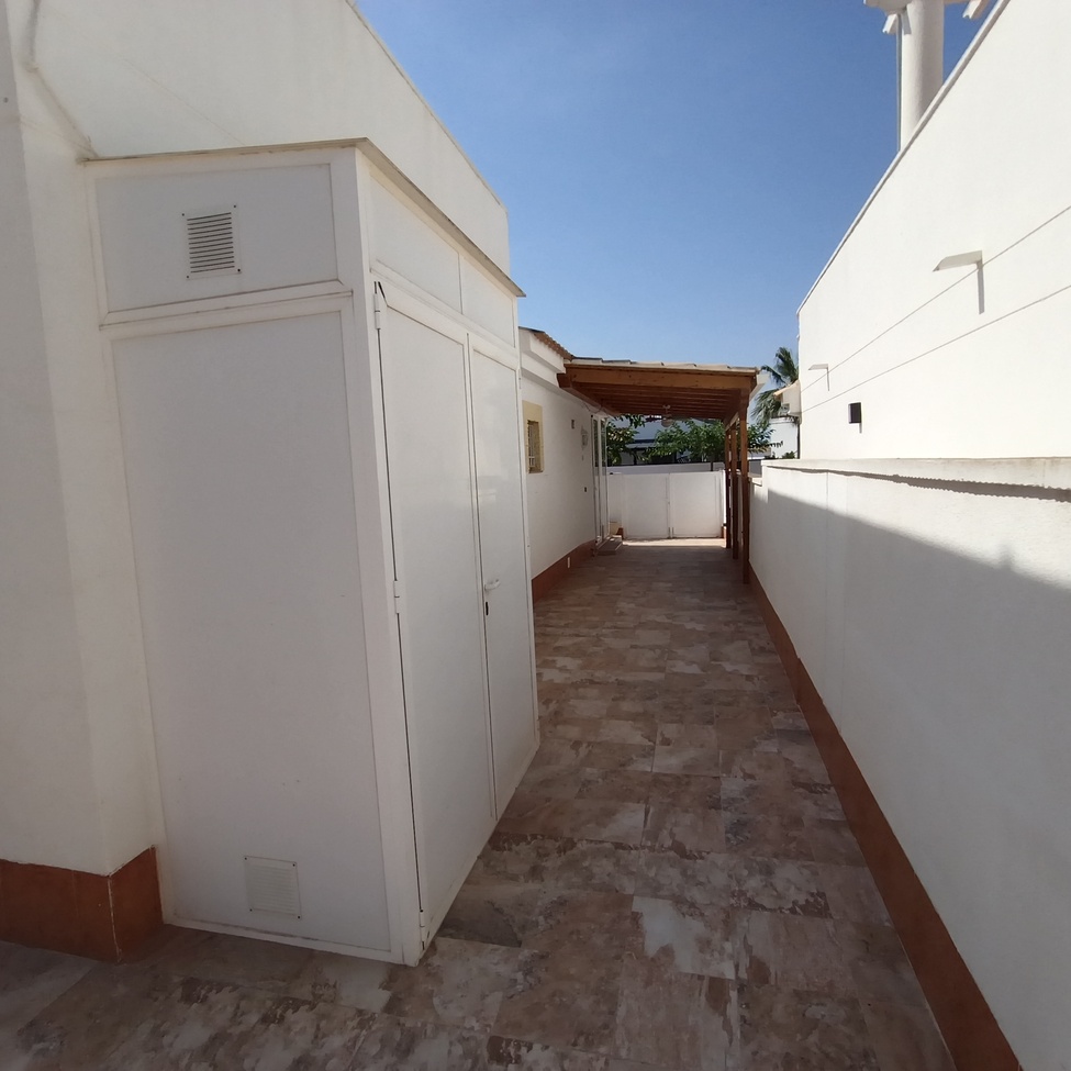 Master bedroom in villa for sale in Sucina