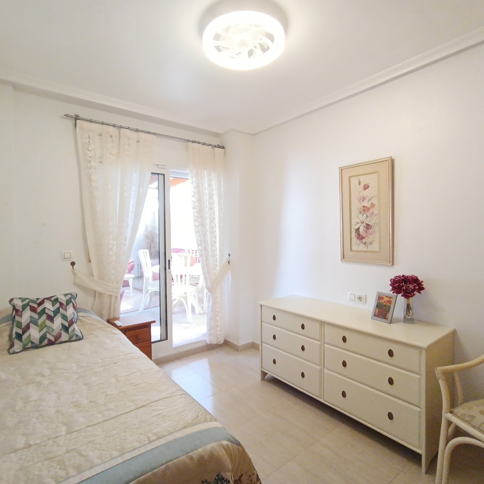 Master bedroom in villa for sale in Sucina