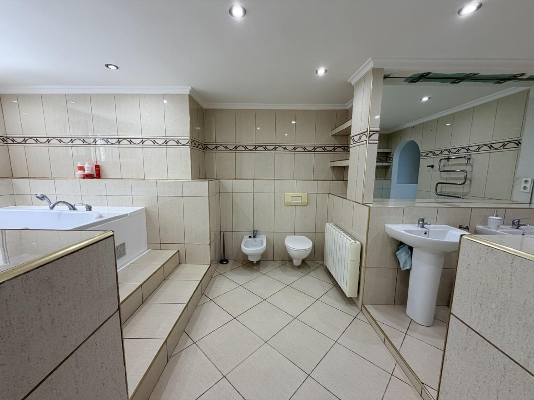 Terrace in villa for sale in Torrevieja