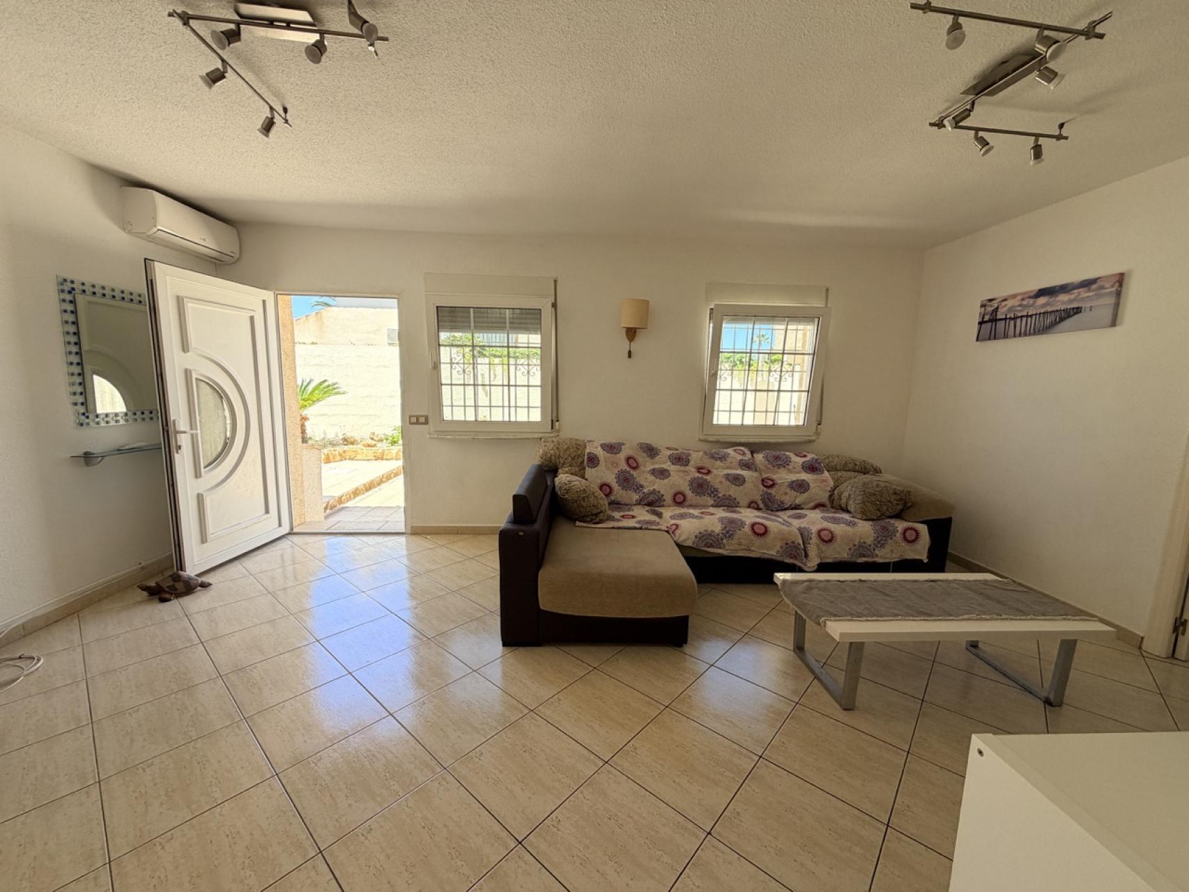 Garden in villa for sale in Torrevieja