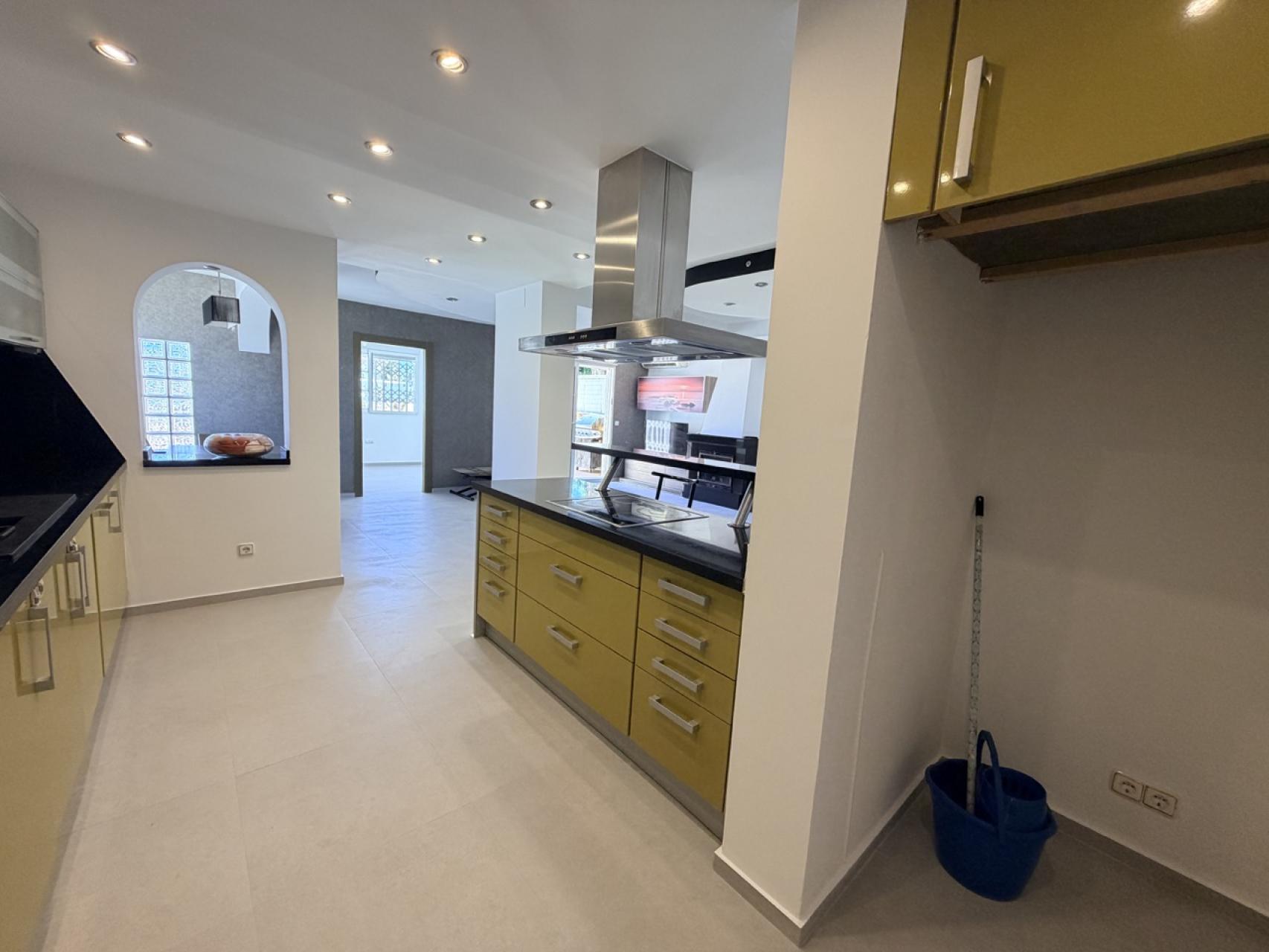 Bedroom in villa for sale in Torrevieja