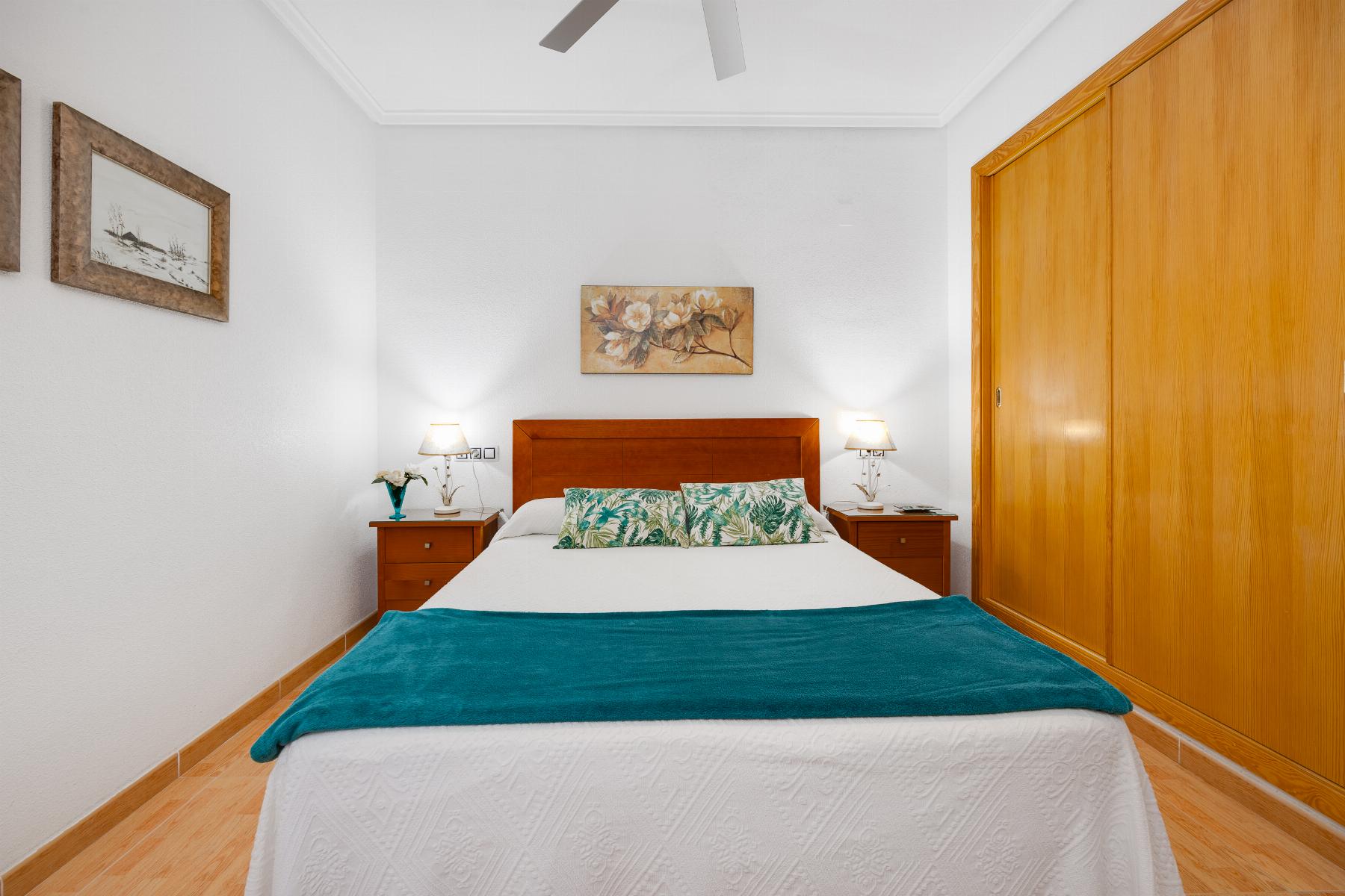 Master bedroom in apartment for sale in Torrevieja