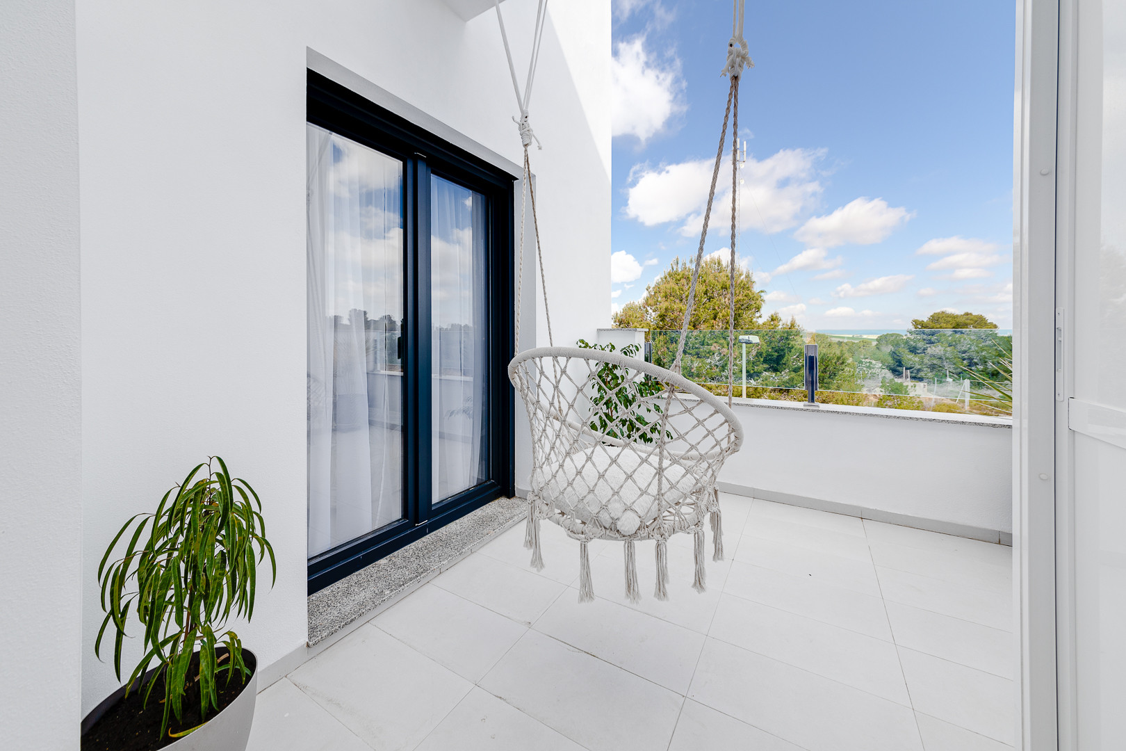 Pool area in villa for sale in Villamartin