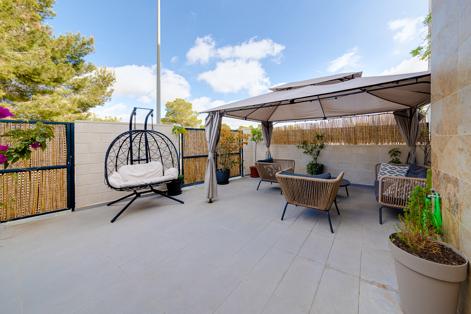 Pool area in villa for sale in Villamartin
