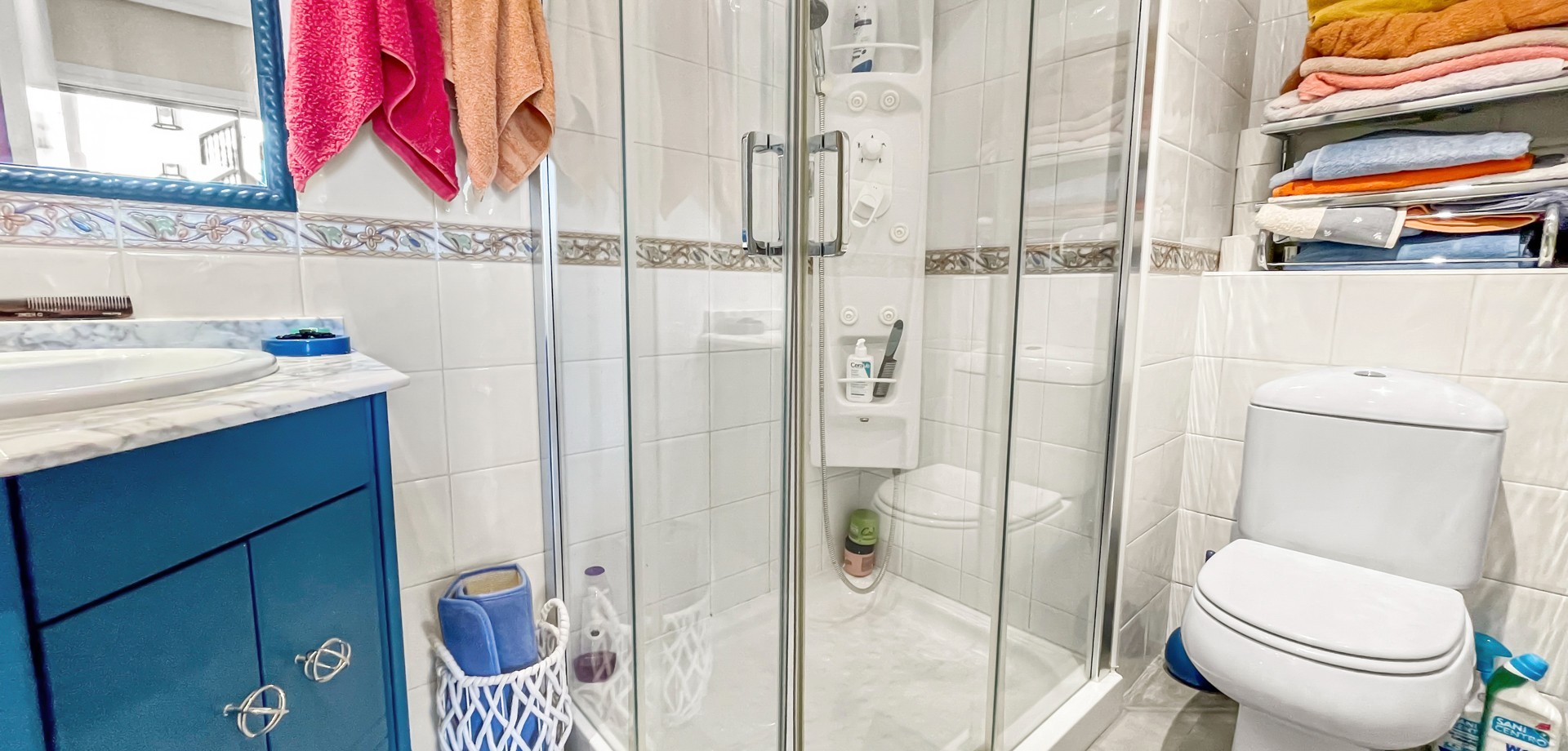 Kitchen in villa for sale in Orihuela Costa