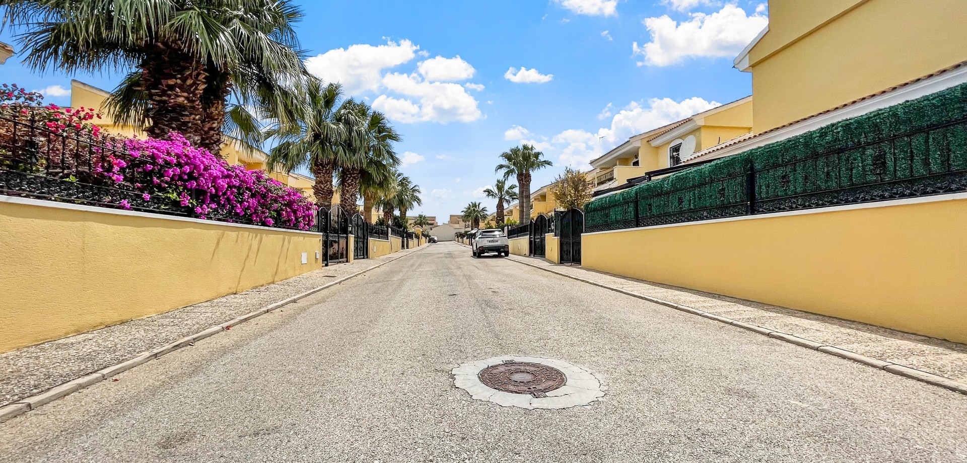 Living room in villa for sale in Orihuela Costa