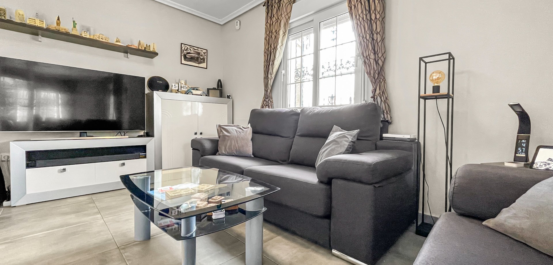 Terrace in villa for sale in Orihuela Costa