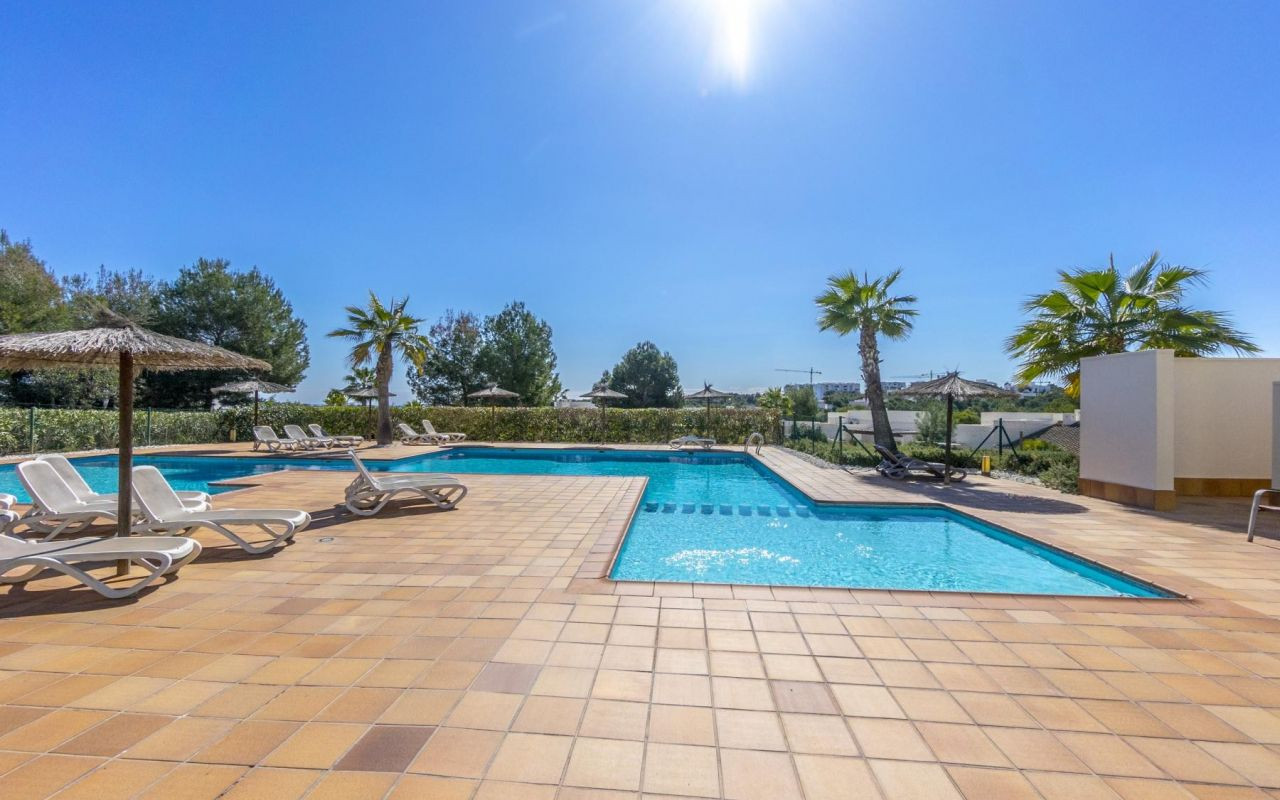 Garden in penthouse for sale in Orihuela Costa