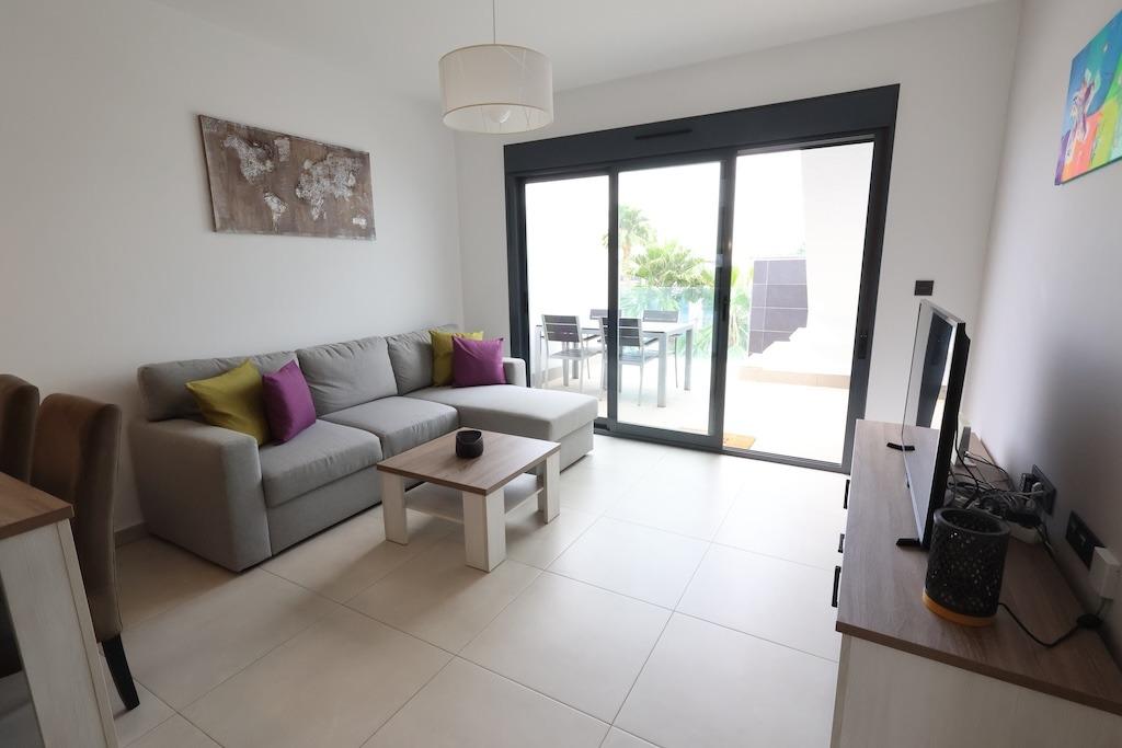Terrace in bungalow for sale in Guardamar del Segura