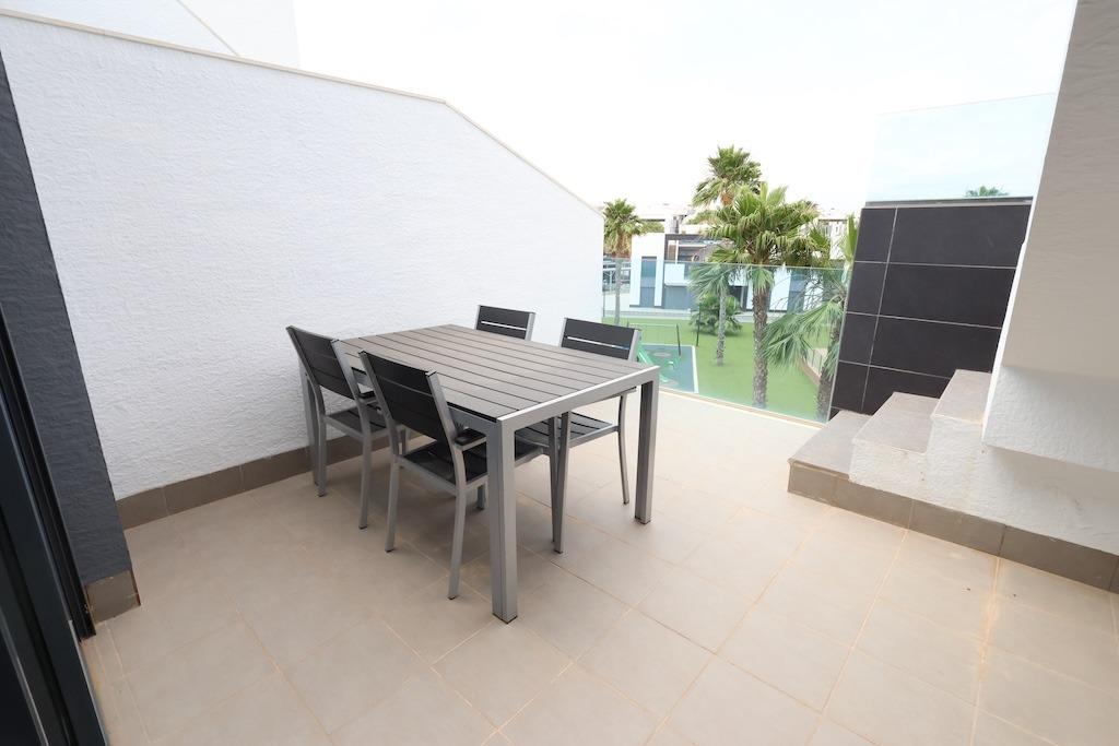 Garden in bungalow for sale in Guardamar del Segura