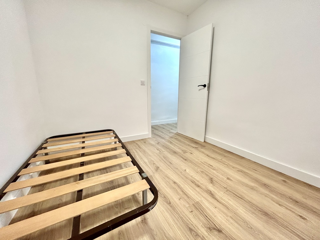 Master bedroom in apartment for sale in Torrevieja
