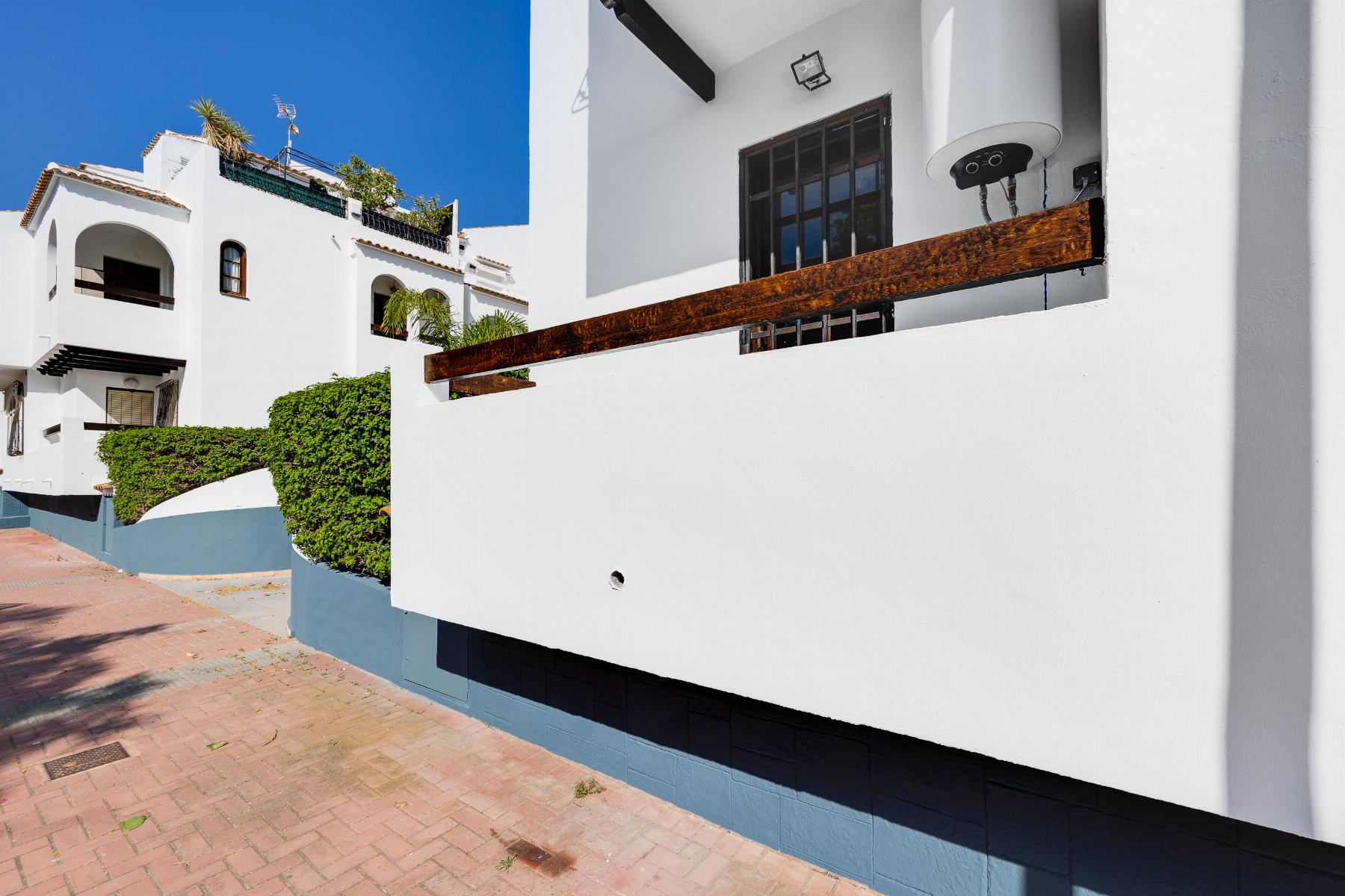 Master bedroom in bungalow for sale in Torrevieja