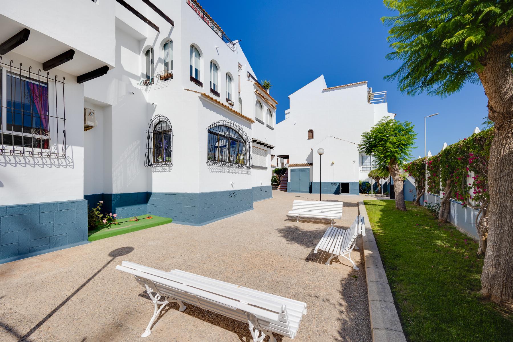 Dining area in bungalow for sale in Torrevieja