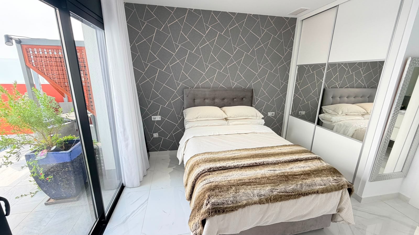 Terrace in villa for sale in Los Montesinos