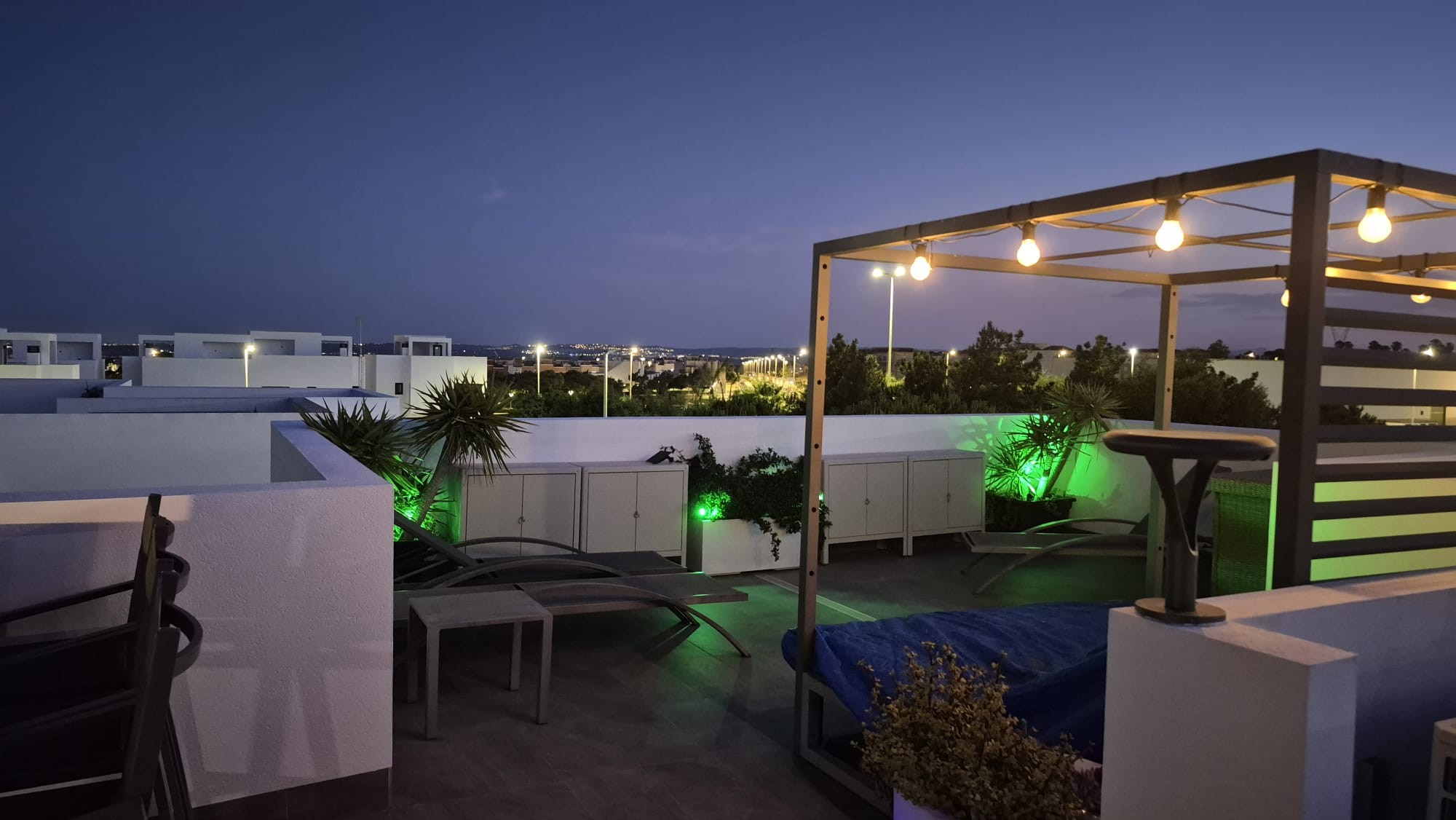 Pool area in villa for sale in Los Montesinos