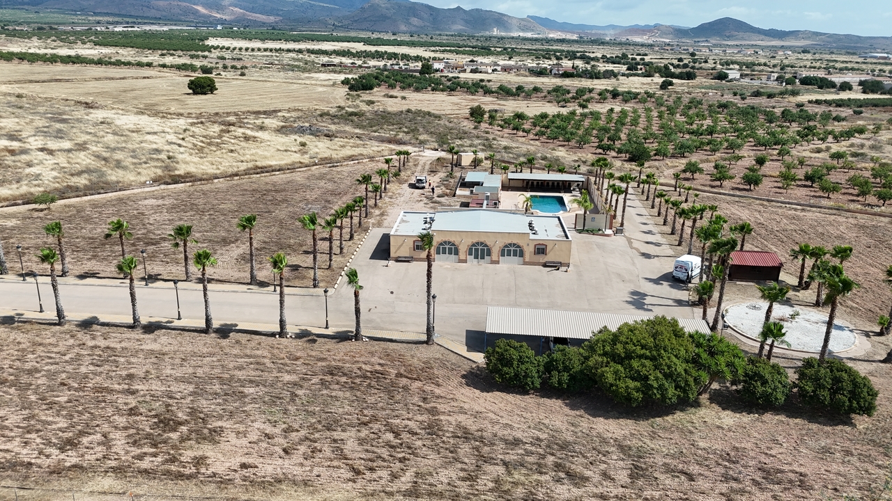 Pool area in villa for sale in Fuente-Alamo de Murcia