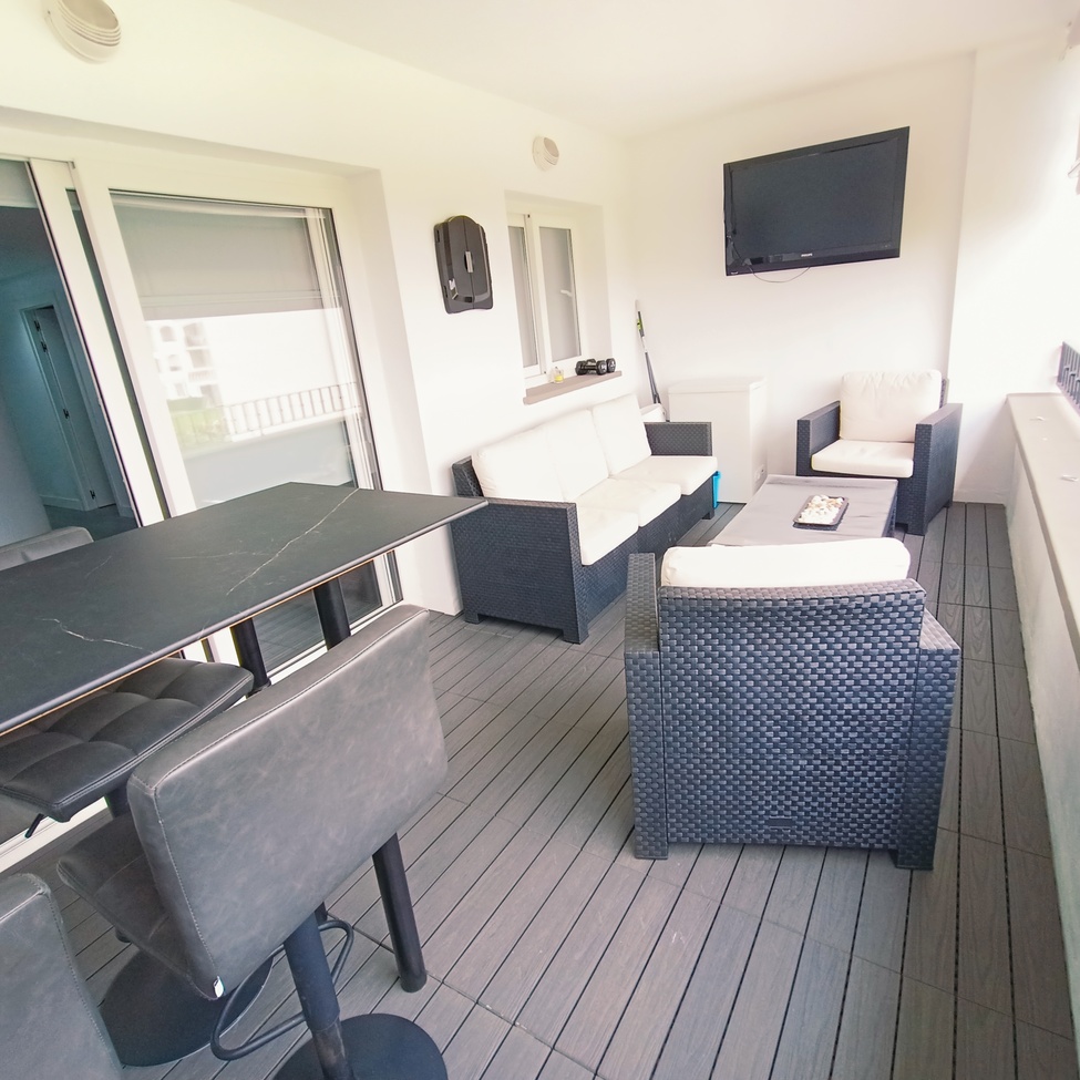 Terrace in apartment for sale in Hacienda Riquelme Golf Resort