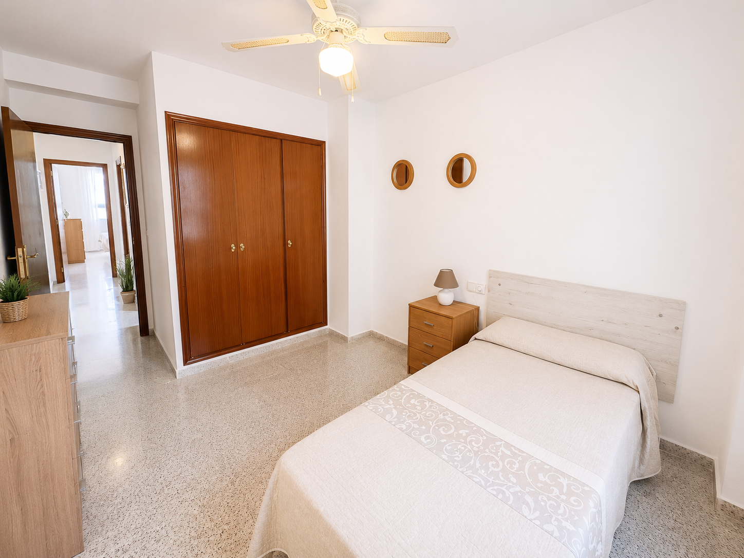 Bedroom in apartment for sale in San Miguel de Salinas
