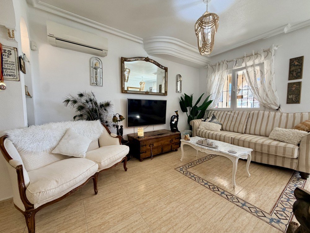Dining area in terraced for sale in Orihuela Costa